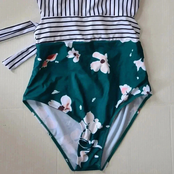 Pair of Bathing Suits - Picture 4 of 13